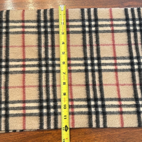 Burberry Scarf - Picture 5 of 7
